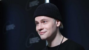 "Эту песню я написал и пою, потому что Я — РУССКИЙ"     (Певец SHAMAN прокомментировал сообщения о проверке его песни "Я русский" на наличие экстремизма )