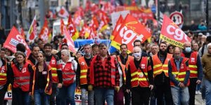 Во Франции начинаются бессрочные забастовки против пенсионной реформы