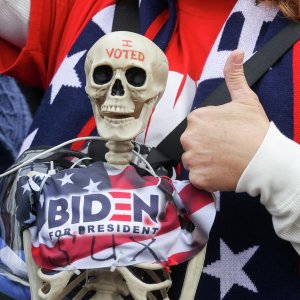 Daily Mail: Байден рассказал, что врачи вскрывали ему череп, дабы убедиться в наличии мозга