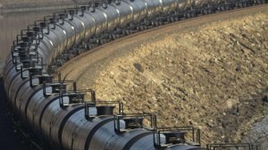 В 2022 году Россия нарастила экспорт нефти, топлива и продуктов их перегонки на 42,8% - до $383,7 млрд. Экспорт нефти составил 242 млн тонн, увеличившись на 7,6%.