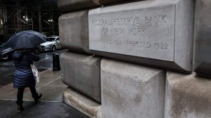 Брать за брата: банки в США одолжили $164,8 млрд у ФРС. Погасить разгорающийся кризис надеются масштабными денежными вливаниями