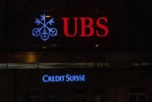 Надежды по сделке Credit Suisse рушатся, поскольку акцент смещается на риски облигаций