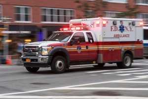 В США вновь сошел с рельсов поезд, перевозивший опасные материалы