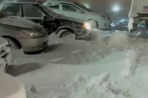 Снежный армагеддон в Ростовской области заставил перекрыть трассу М-4