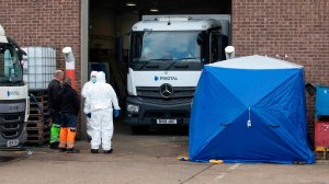 Грабители проникли на склад под днищем грузовика и унесли 477 миллионов рублей