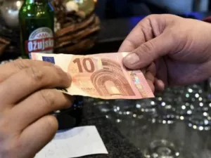 Евросоюз ведёт войну против наличных денег