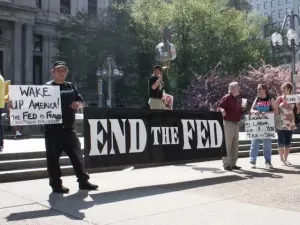 Из США: надо немедленно упразднить ФРС