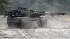Российские военные затопили танк Leopard в болоте под Херсоном