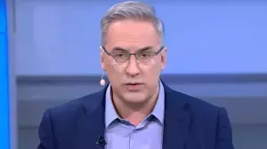 На ведущего НТВ Андрея Норкина пожаловались в Роскомнадзор за брань, вызванную Ахеджаковой