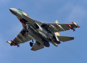 Иранские СМИ показали кадры прибытия первых трех истребителей Су-35 на авиабазу Мехрабад