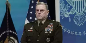 [Эскалация] Полоумные идеологи и политтехнологи из США предвыборными «сливами» провоцируют ядерную войну. Пентагон советует Белому дому не отдавать Украине приказ о наступлении: это не вернёт Крым