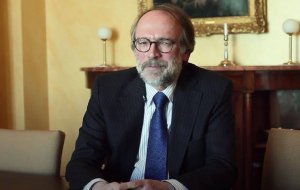 Голландский дипломат назвал украинцев русскими и подал в отставку