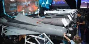 Новинка украинского конфликта: управляемые и планирующие бомбы. Американское оружие опозорило США: Россия не оставила ему шансов - Стивен Брайен (Stephen Bryen)