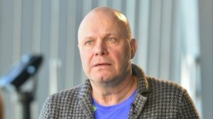 [Молчун с адвокатом] У лидера группы «Несчастный случай» Кортнева отмолчаться больше не получится. В феврале в сети писали, что его задержали якобы за то, что он показал неприличный жест силовикам.