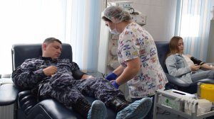 В Казани сотрудники Росгвардии приняли участие в донорской акции по сдаче плазмы крови