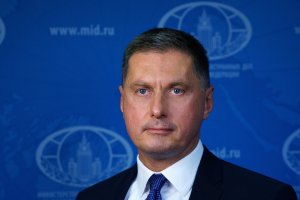 Россия как самобытная страна-цивилизация с тысячелетним опытом государственности, независимой внешней политикой и традиционными ценностями является опасным препятствием для США и их союзников