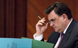 Глава Минюста считает, что придется решать вопрос с запретом госидеологии в Конституции РФ