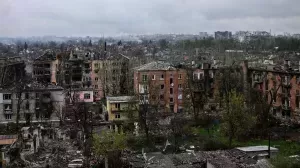 [Люди нелюди] Украинские войска в Артемовске при отступлении подожгли многоэтажку, предварительно заминировав жильцов подвале