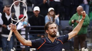 Российский теннисист Медведев стал победителем турнира серии "Мастерс" в Риме