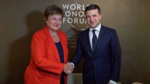 Сделка с дьяволом: украинцев ждет снижение пенсий и отмена субсидий