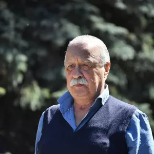 Якубович высказался об эмиграции словами «жить можно только со своими» поэта Гамзатова