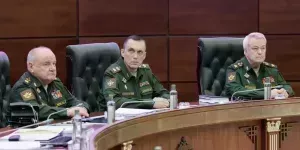 [Без ОМП] Почему Россия не начинает ядерную войну с Украиной? Украинцы терпят поражение, а у русских всё идёт по плану. Спешка нужна лишь при ловле блох