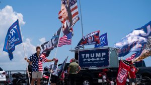 Times: «мы достигли фазы войны» — сторонники Трампа предупредили, что его осуждение приведёт к вооружённому насилию