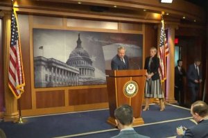 Группа сенаторов США призывает приравнять возможное применение Россией тактического ядерного оружия на Украине к нападению на НАТО