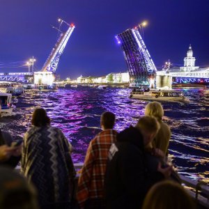 Приплыли: в Петербурге на 20% вырос спрос на водные экскурсии