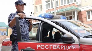 В Набережных Челнах постоялец хостела ударил ножом другого жильца и поранился сам