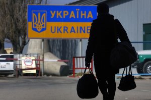 Американские исследователи : Украинцы не хотят сопротивляться России и уезжать из своих городов – результаты опроса