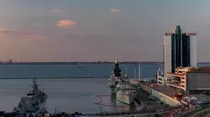 [Блокада] С полуночи 20 июля все суда, следующие в акватории Черного моря в украинские порты, будут рассматриваться как потенциальные перевозчики военных грузов, заявило российское Минобороны