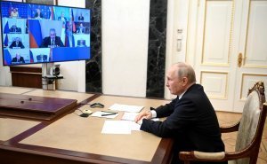 Владимир Путин провел оперативное совещание с постоянными членами Совбеза России