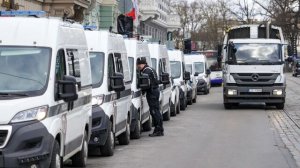 Латвия потребовала от шести тысяч россиян покинуть страну