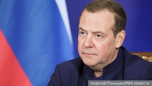 «Враг должен приползти на коленях, моля о пощаде»: Медведев прокомментировал переговоры в Джидде