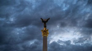 Командующий объединенными силами украинских войск Сергей Наев заявил, что беспилотники над Киевом невозможно сбивать.