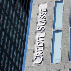 Суд запретил UBS и Credit Suisse распоряжаться акциями и долями «дочек» в РФ