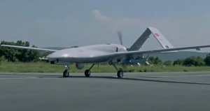 «В это время Анкара пытается примирить стороны»: в турецкой прессе недовольны демонстрацией Россией трофейного БПЛА Bayraktar TB2