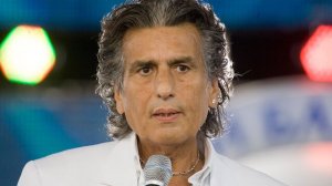 Итальянский певец Тото Кутуньо умер на 81-м году жизни