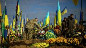Украина встречает День независимости «на острове из гробов в море крови»