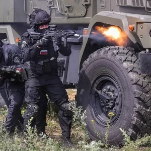 ФСБ России заявила о ликвидации группы украинских диверсантов в Брянской области. Двое диверсантов уничтожены, пятеро задержаны