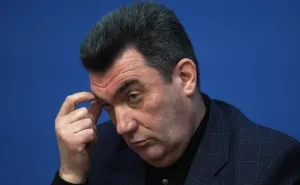 [Третья] Секретарь Совета национальной безопасности и обороны (СНБО) Украины Алексей Данилов заявил, что, по его мнению, третья мировая уже началась, и тут же попросился в НАТО