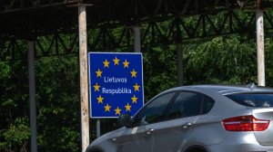 Брюссель запретил россиянам въезжать в ЕС на личных авто, а также смартфоны и шампуни