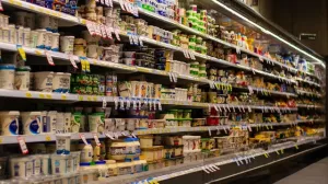 Поляков разъярил поход россиянки в продуктовый магазин O2: магазины в России заполнены продуктами по нормальным ценам вопреки санкциям