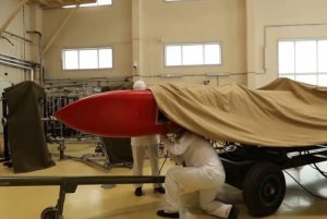 «Если вы, как и следует, зададитесь вопросом, приступили ли мы уже в своей стране к производству гиперзвуковых вооружений, то ответ «нет». Надеемся в течение года»