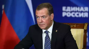 Медведев призвал США заниматься деэскалацией в Израиле, а не Украиной
