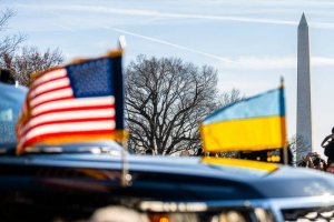 США обременили себя тремя конфликтами – на Украине, Израиле и Тайване, из которых нет безопасного выхода без потери лица. Белый дом пытается сконцентрироваться на Ближнем Востоке