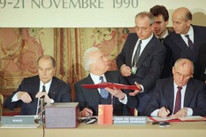 Николай Стариков о противостоянии с Западом: «Договор об обычных вооруженных силах перестал существовать»