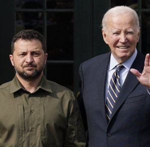 Бизнесмен из ФРГ Дотком: Запад обсуждает отстранение и Зеленского, и Байдена