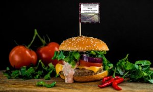 Группа учёных предлагает использовать на упаковках мяса предупреждающие надписи, которые могли бы гласить: “Внимание: употребление мяса способствует изменению климата”